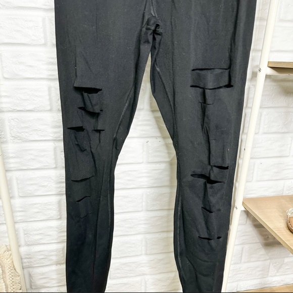 Pink Lily Counting The Hours Black Cut Out Leggings - Picture 3 of 3